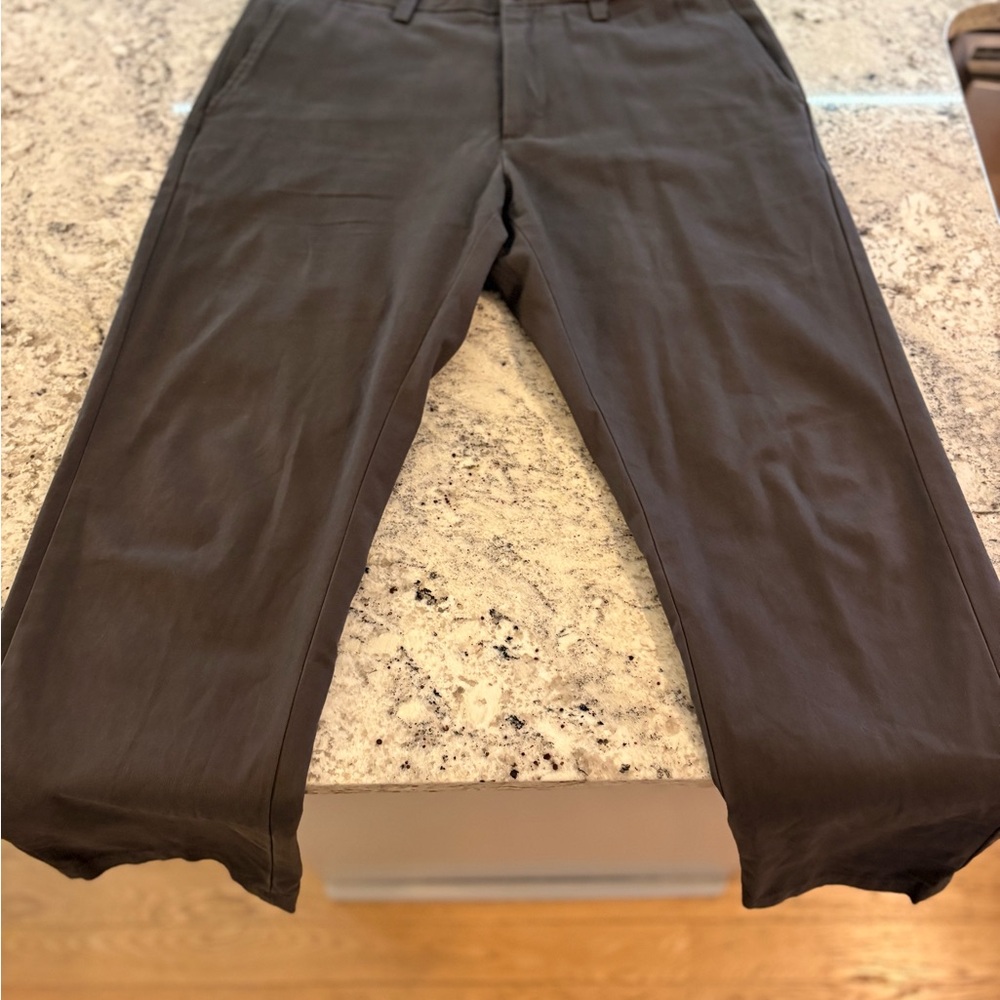 Banana Republic Men's Chino Pants in Dark Gray 32x30